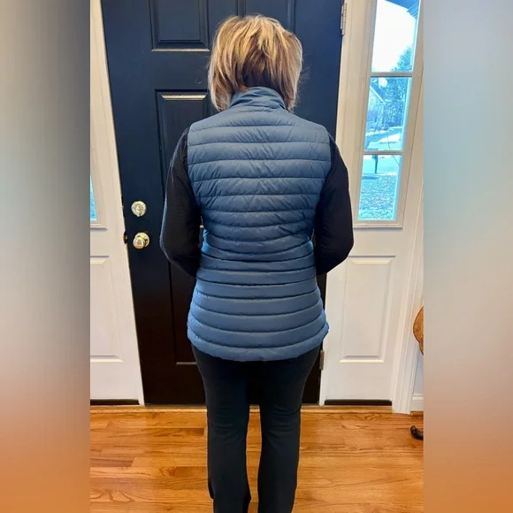 Lululemon - Blue Pack It Down Vest - size 12 - Lightweight - Picture 6 of 7